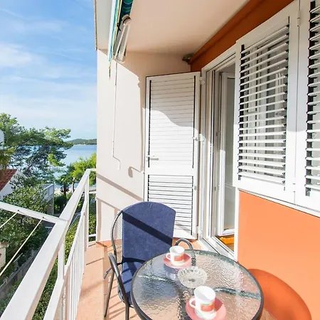 Apartment And Rooms Franka Zaboric Exterior photo