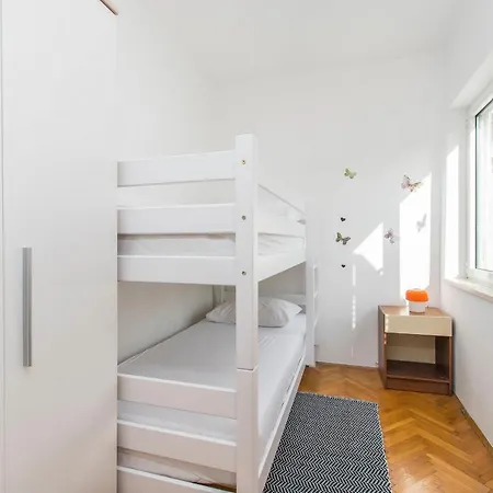 Apartment And Rooms Franka Zaboric Exterior photo